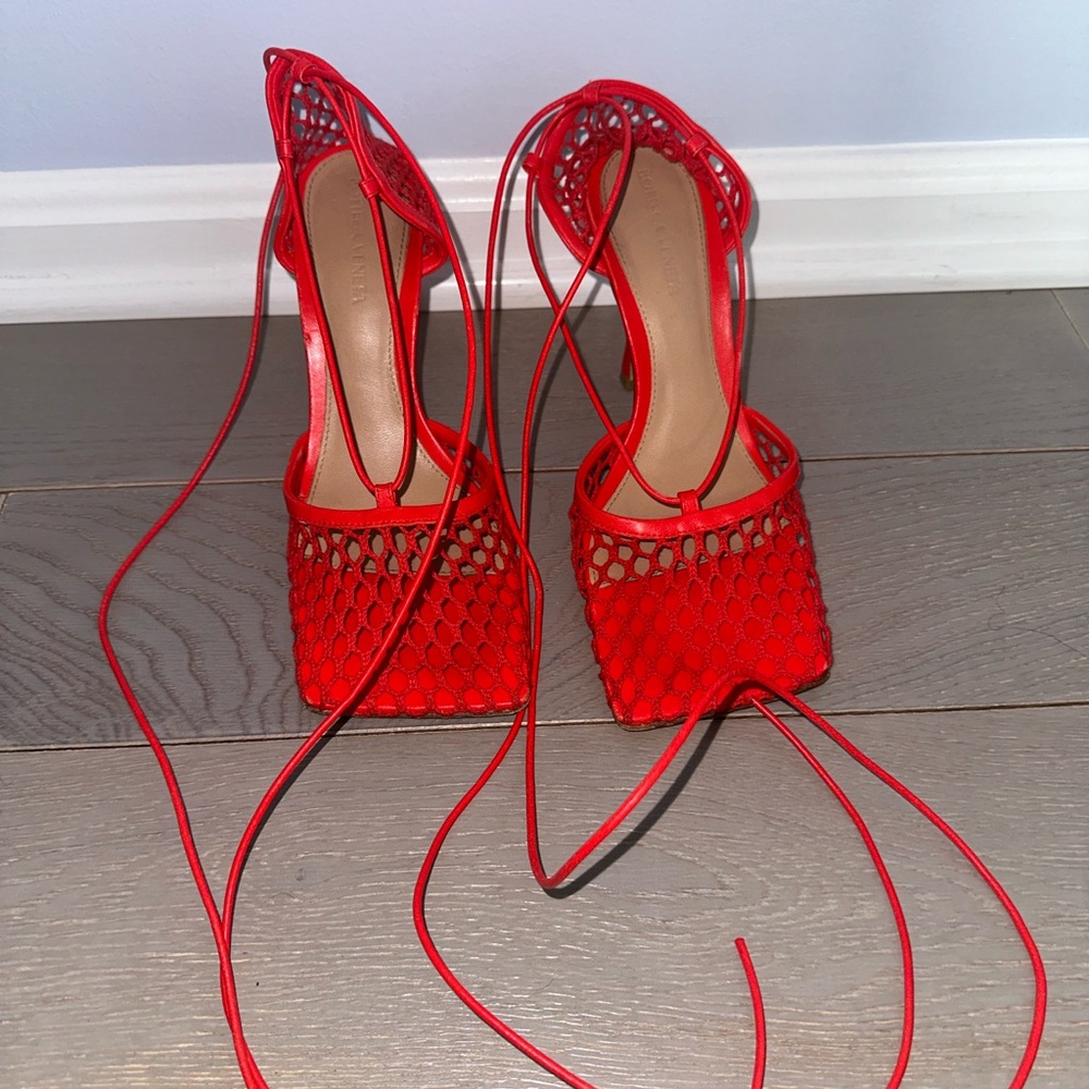 Bottega Veneta Stretch Heels in TOMATO